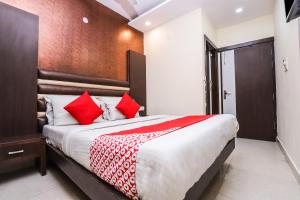 hotel stay house inn