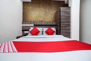 hotel stay house inn