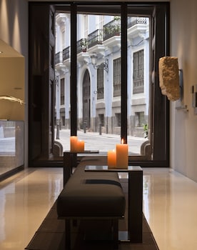 caro hotel