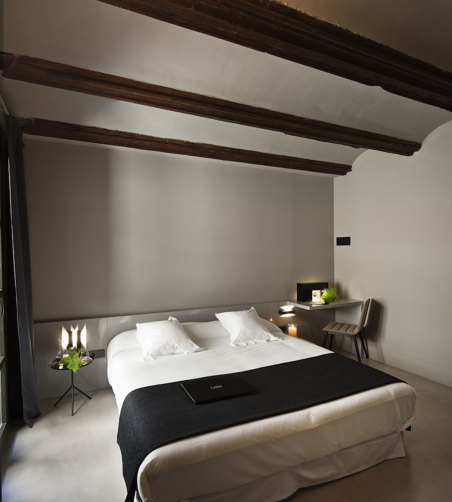 caro hotel