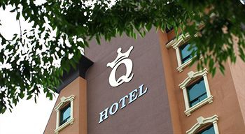 q hotel
