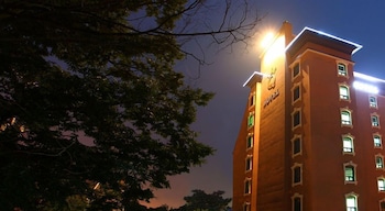 q hotel
