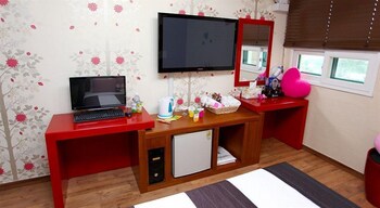 q hotel