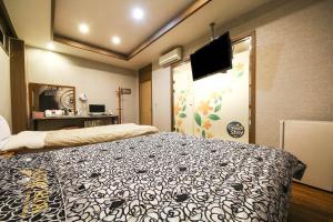 q hotel