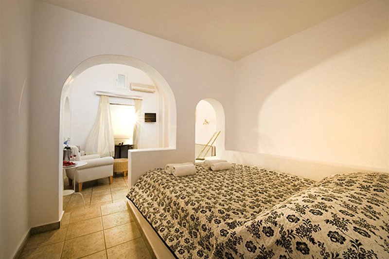 regina mare adults only hotel