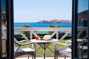 Porto Kea Suites,Kea>>Ioulida,5 star