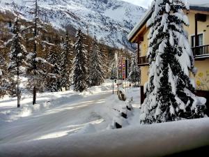 hotel boton dor and wellness a la thuile