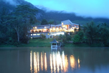 hunas falls hotel