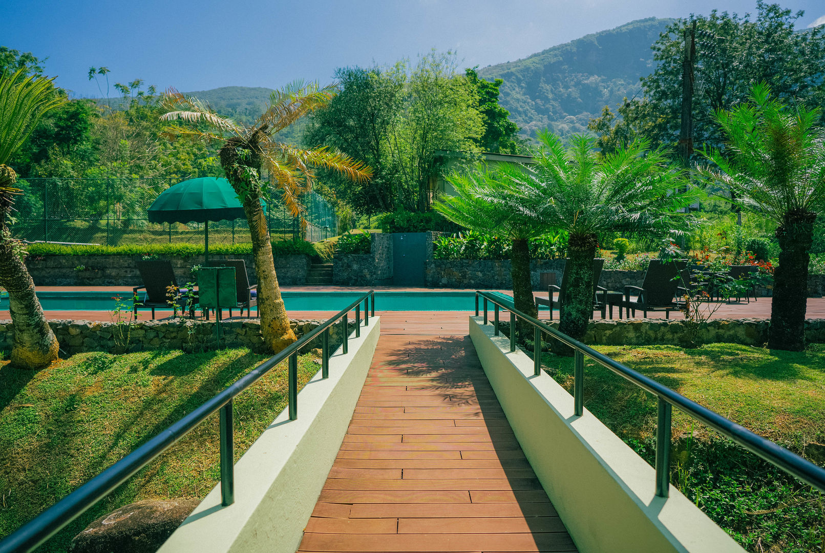 hunas falls hotel