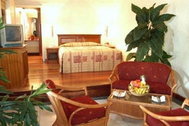 hibiscus beach hotel and villas