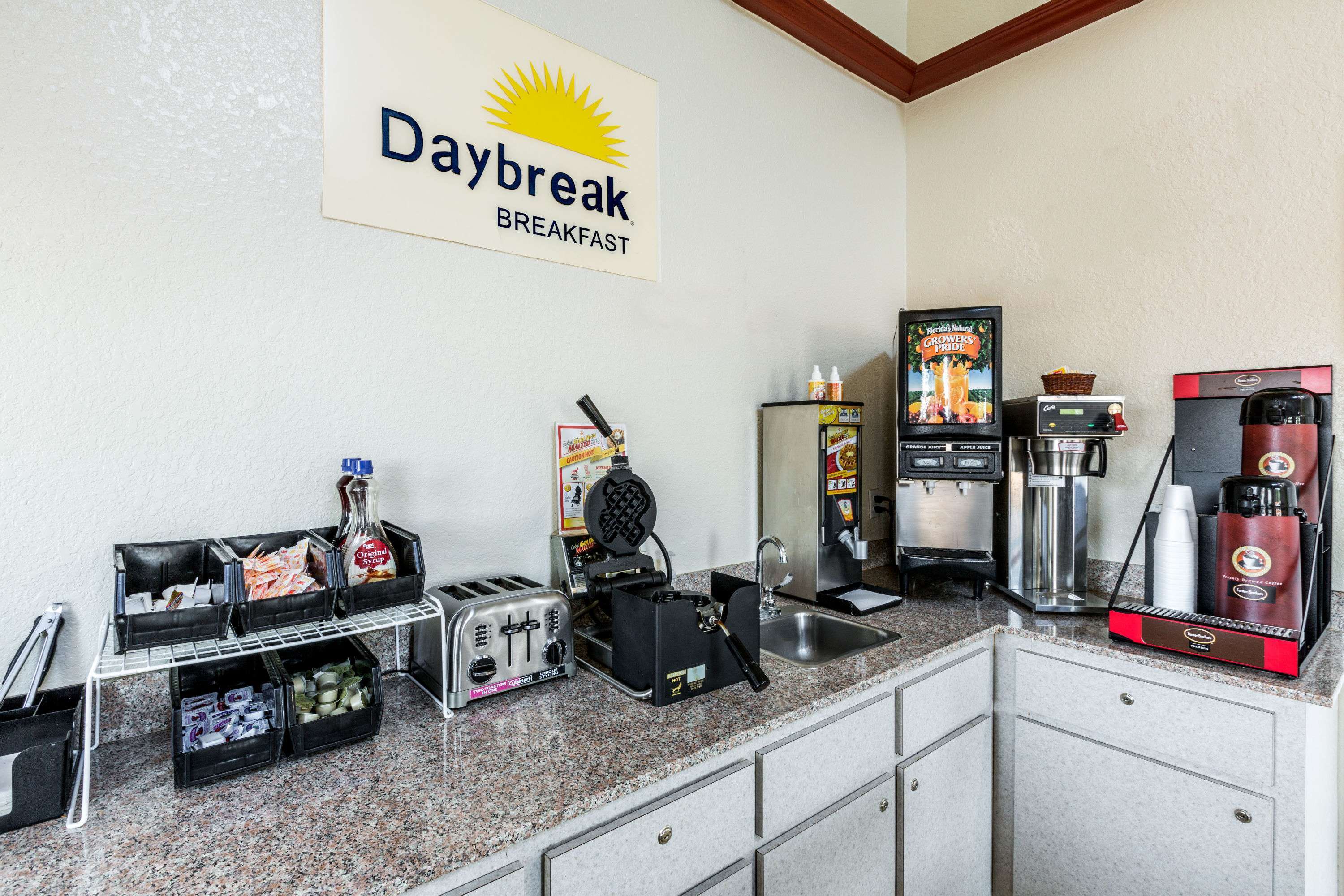 days inn by wyndham dickinson tx