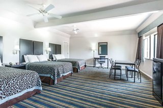 days inn by wyndham dickinson tx