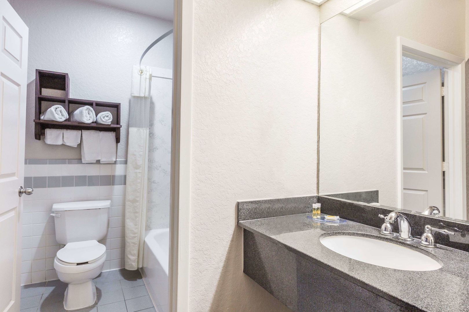 days inn by wyndham dickinson tx