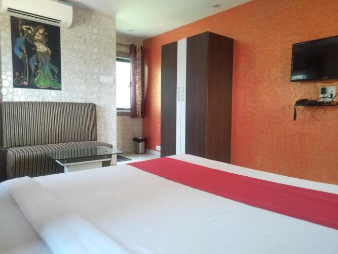 hotel panchgani crown