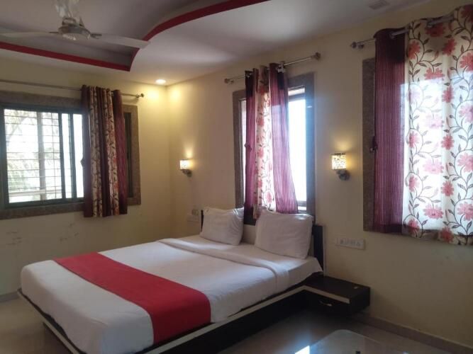 hotel panchgani crown