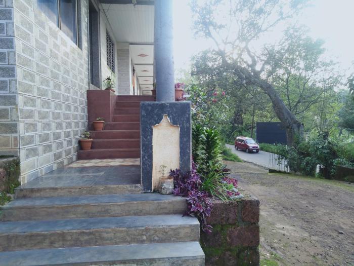 hotel panchgani crown