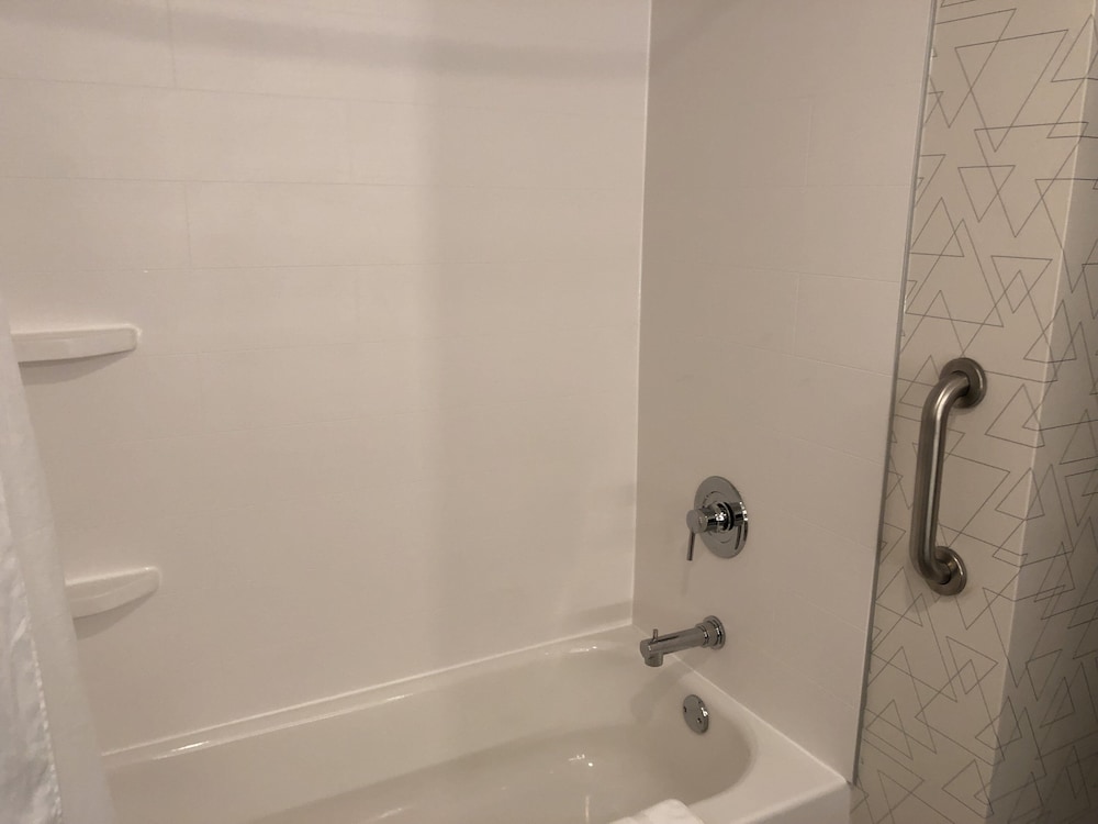 holiday inn express hotel and suites donegal by ihg