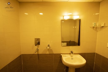 hotel rudra view and spa