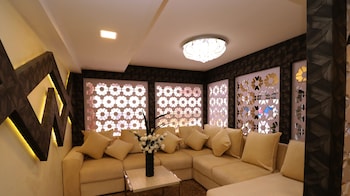 hotel rudra view and spa