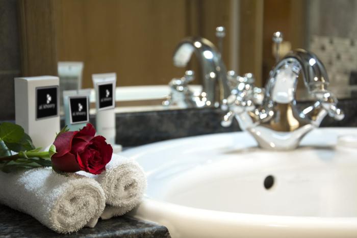 al khoory hotel apartments