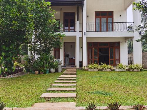 Ruwinsons Canal Garden,Talawa>>Anuradhapura,3 star