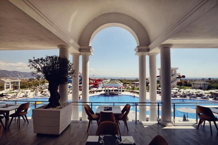 velipoja grand europa resort