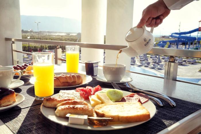 velipoja grand europa resort