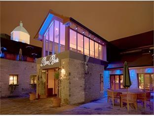 the court yard hotel