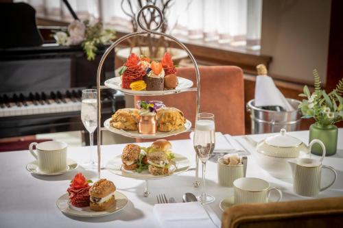 the court yard hotel