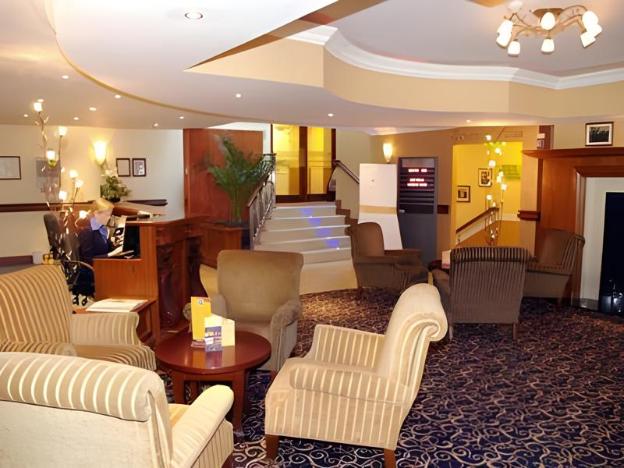 the court yard hotel