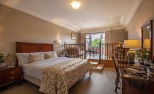 the court yard hotel