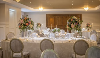 The Court Yard Hotel,Kildare>>Dublin,4 star