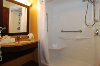 Quality Inn & Suites,Saint-Laurent>>Quebec,2.5 star