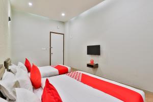 Utsav Galaxy Rooms And Banquet,Gujarat>>Surat,2 star