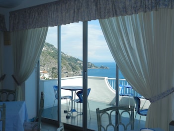 hotel holiday