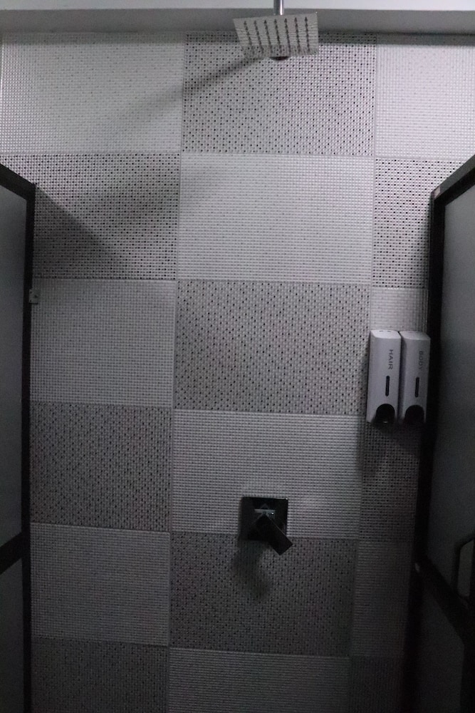 miracle city inn hostel