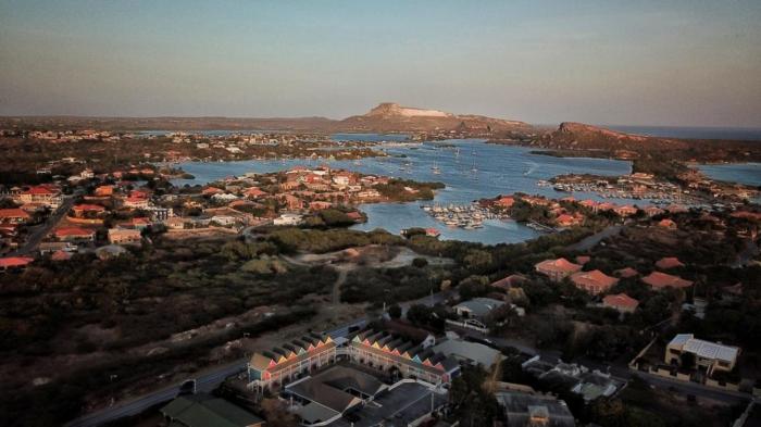 bed and bike curacao jan thiel