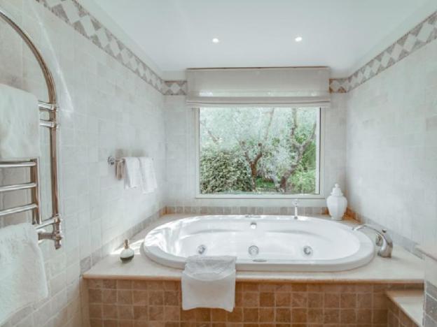 mas de loulivie hotel