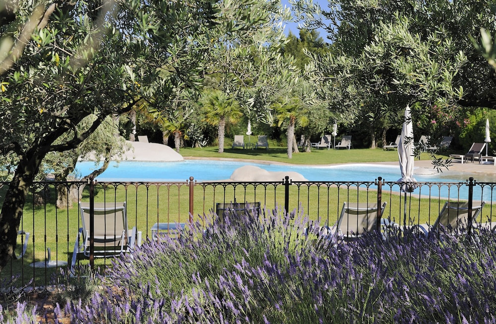 mas de loulivie hotel