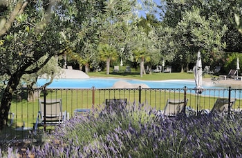 mas de loulivie hotel