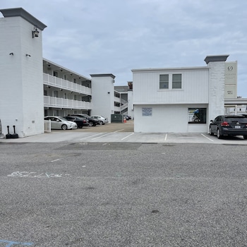 Oceans 2700,Norfolk - Virginia Beach>>Norfolk,3 star