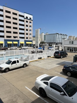Oceans 2700,Norfolk - Virginia Beach>>Norfolk,3 star