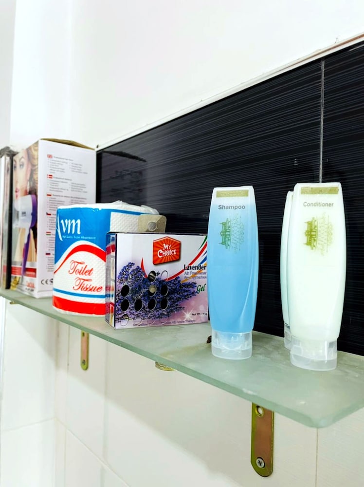 poomaz peace palace ella