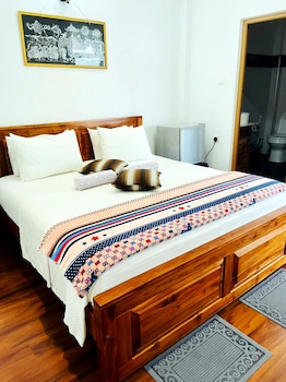 poomaz peace palace ella