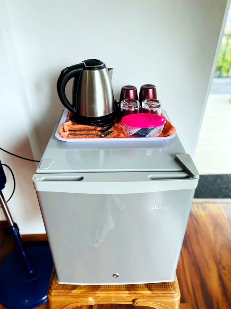 poomaz peace palace ella