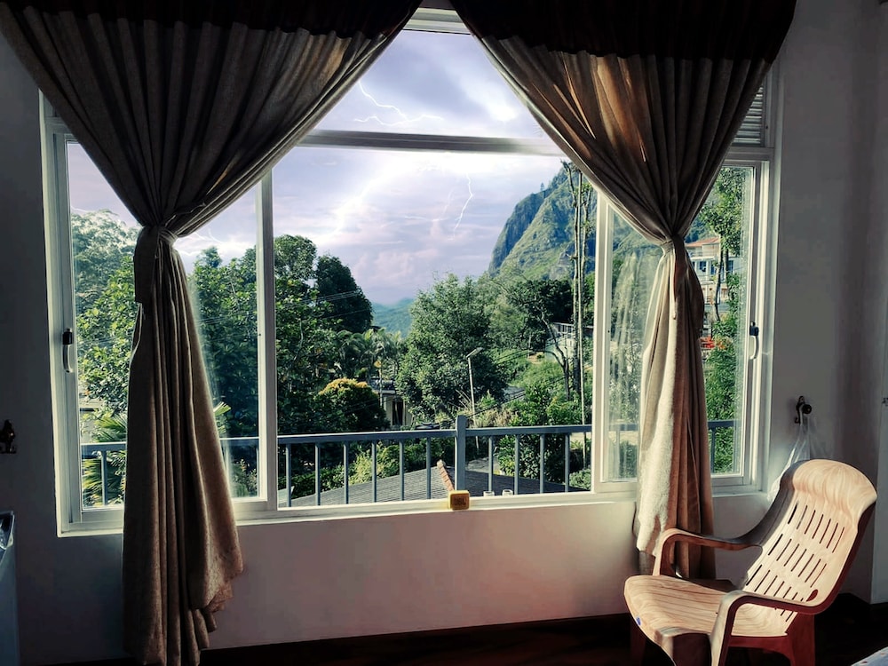 poomaz peace palace ella