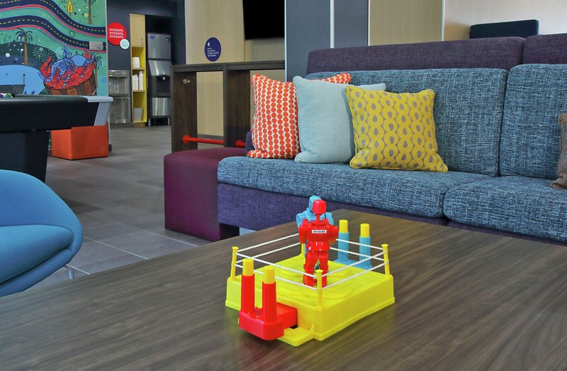 tru by hilton mobile