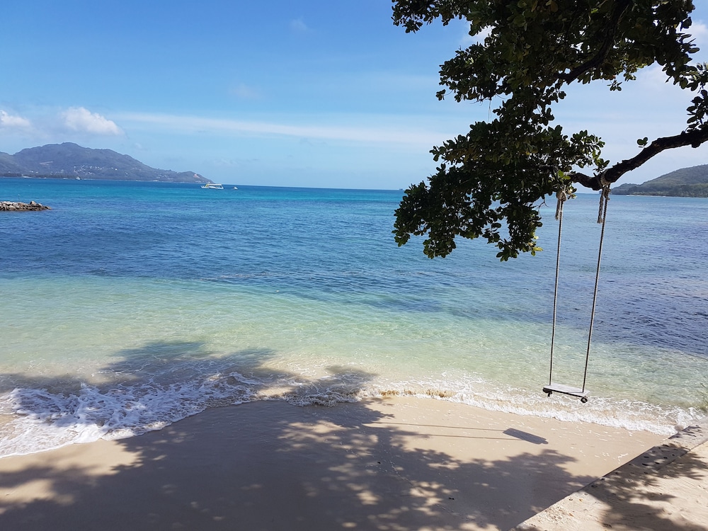cerf island resort