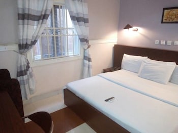 Utopia Hotel,Near Nnamdi Azikiwe Stadium,3.5 star