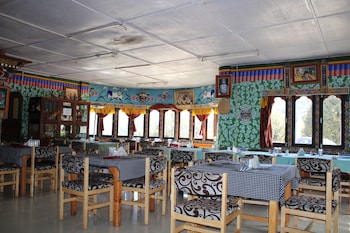 hotel kuenphen norbuding